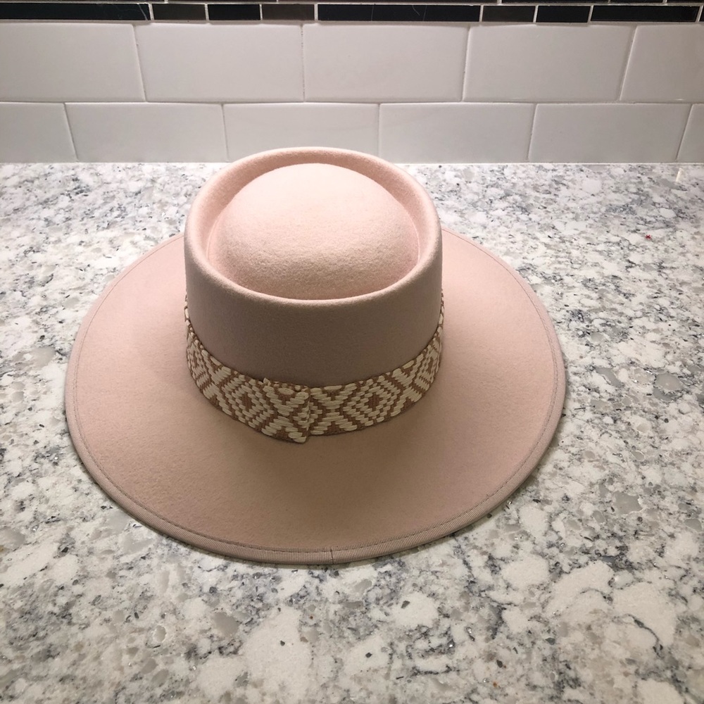 Olive & Pique Lyndi Wool Felt Hat (Blush)